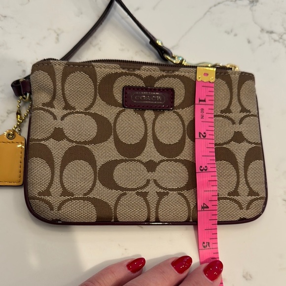 Vintage Coach Tan and Brown Signature Wristlet - Picture 10 of 10